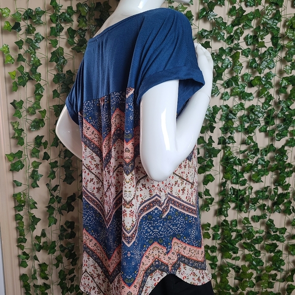 Rewind Women's Navy Boho Floral Roll-up Sleeves Lightweight Top - Picture 5 of 12